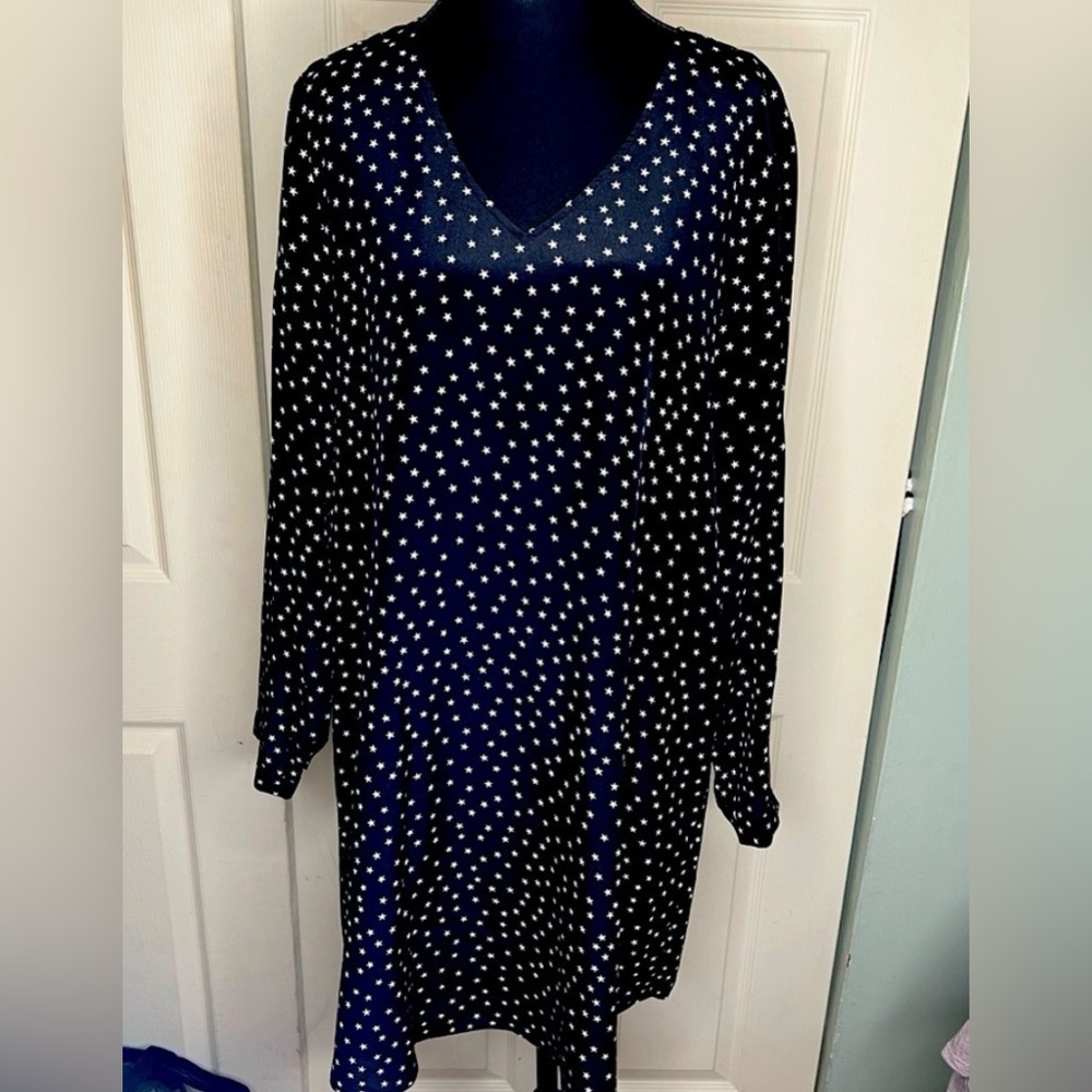 Madewell Silk Dress Black, star pattern, long sleeve, button back detail - Picture 3 of 7